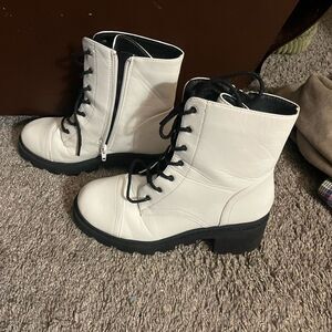 Source Unknown Ivory Combat Boots with Black Accents